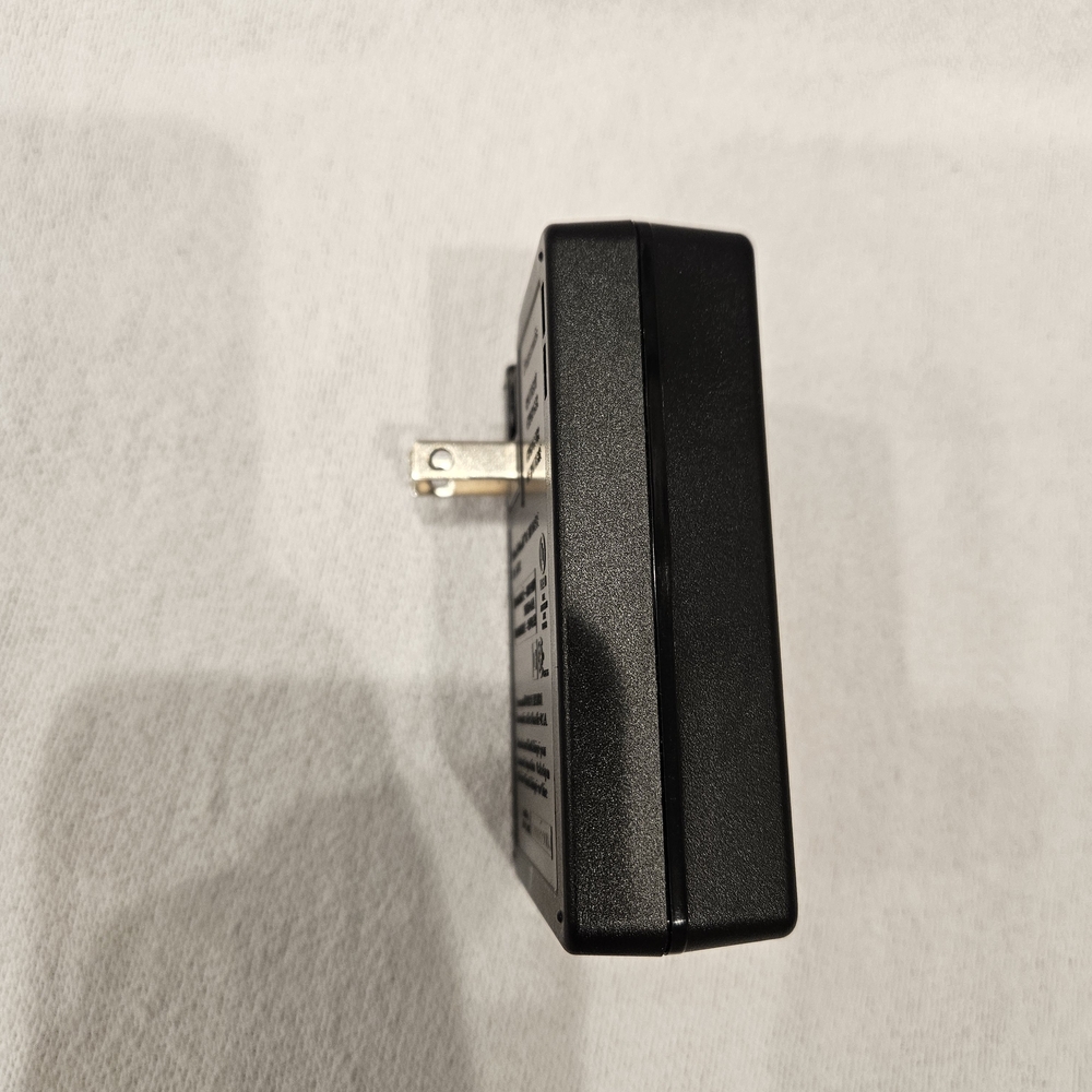 Panasonic Lumix DE-A79 Battery Charger - Picture 3 of 7